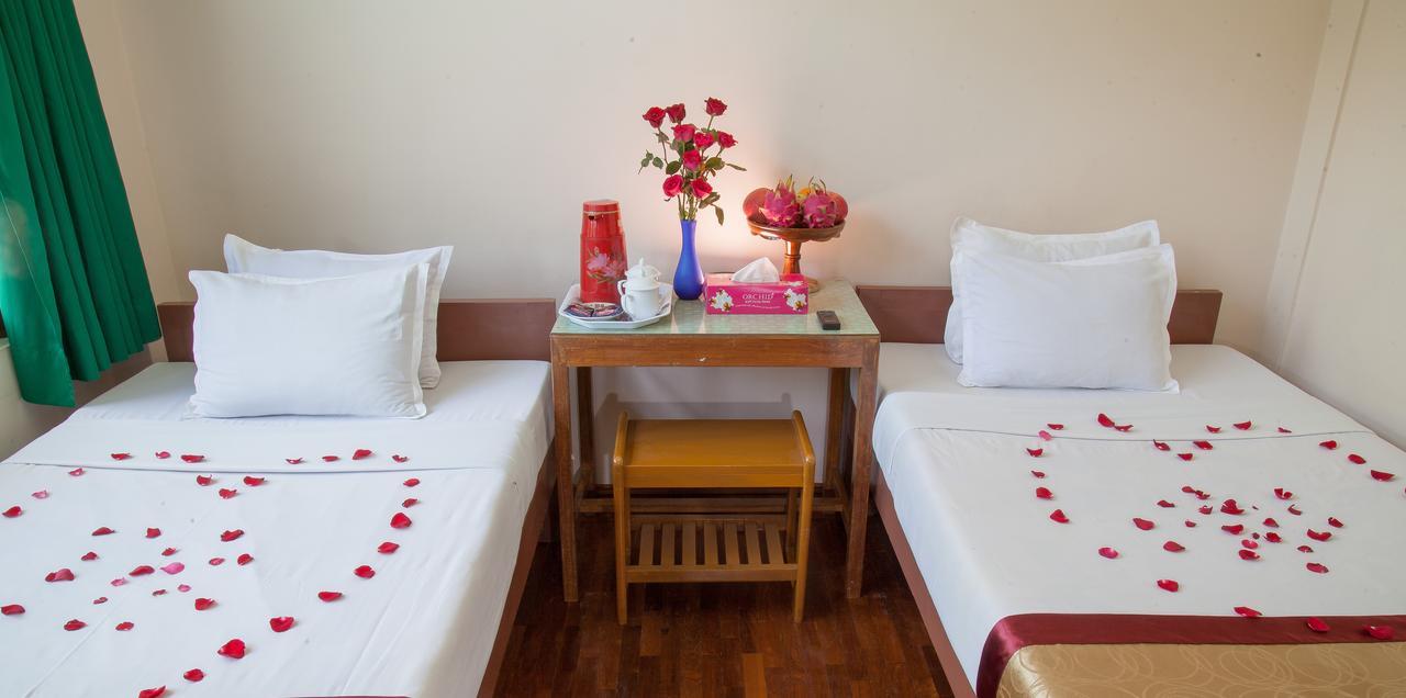 Mother Land Inn 2 Yangon Exterior foto
